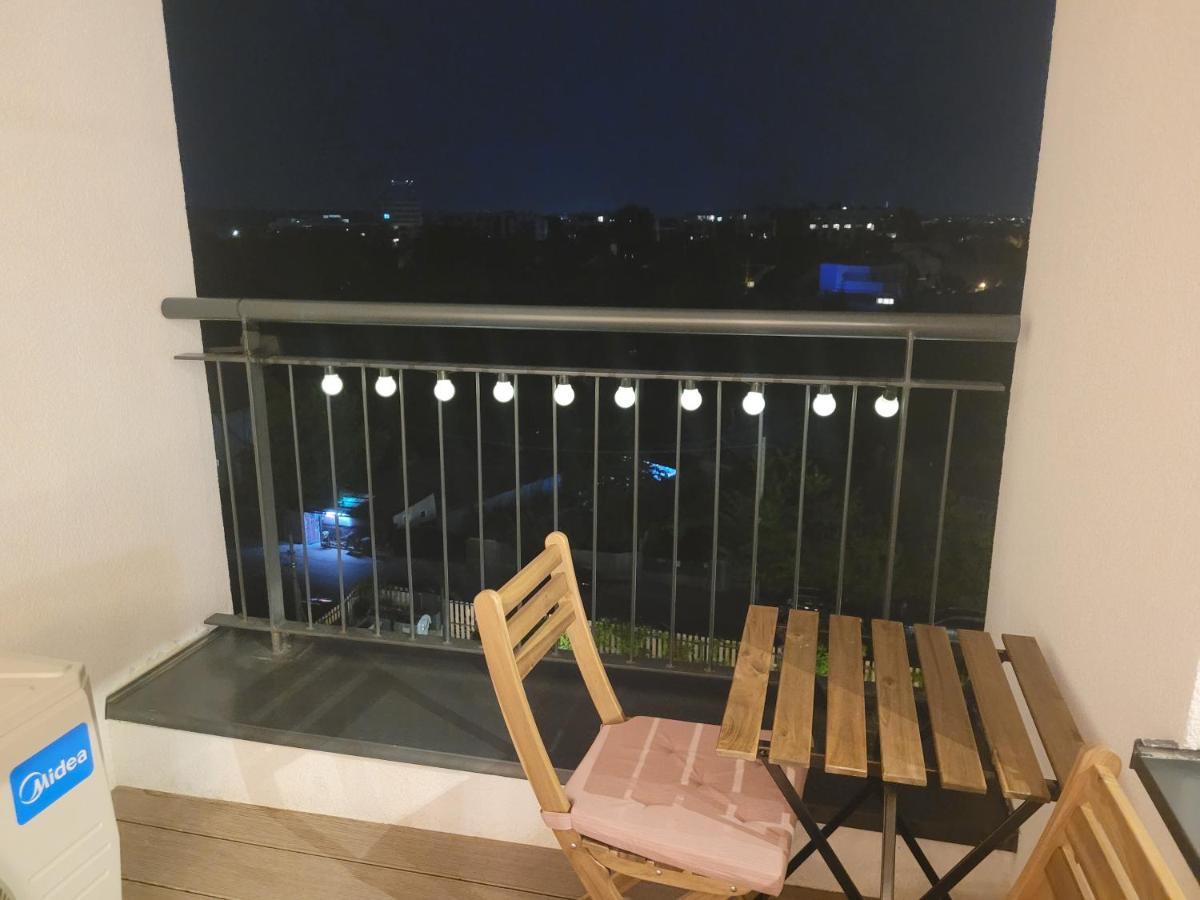 Apartment In Bucharest, Baneasa Green Area Exterior photo